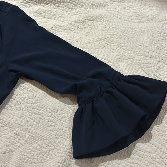 Gretchen Scott Small button down. 3/4 bell sleeve. Fitted - Picture 11 of 12